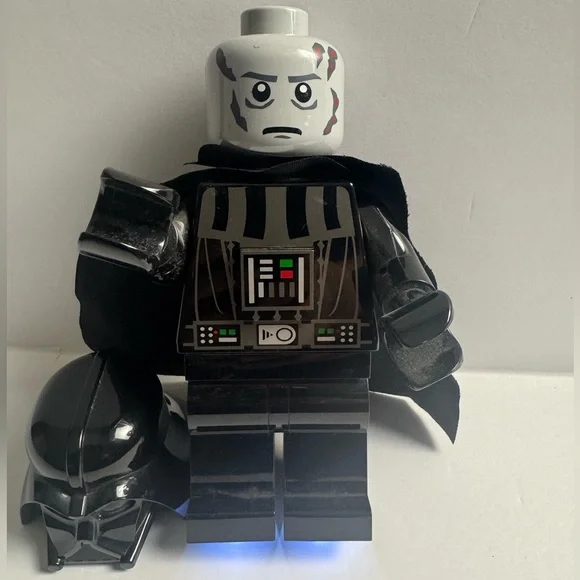 LEGO Star Wars Darth Vader Flashlight with light-up feet(batteries not included) - Picture 8 of 10